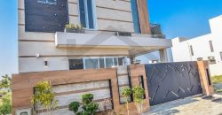 8 Marla Brand New State Of The Art Royal Class Luxurious Modern House Fully Basement For Sale In DHA