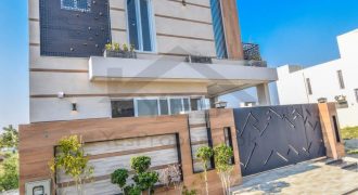 8 Marla Brand New State Of The Art Royal Class Luxurious Modern House Fully Basement For Sale In DHA