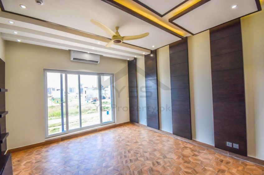 8 Marla Brand New State Of The Art Royal Class Luxurious Modern House Fully Basement For Sale In DHA