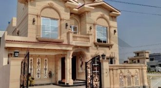 10 marla Brand New Modern House for Sale in Central Park Housing Scheme main ferozpur road lahore