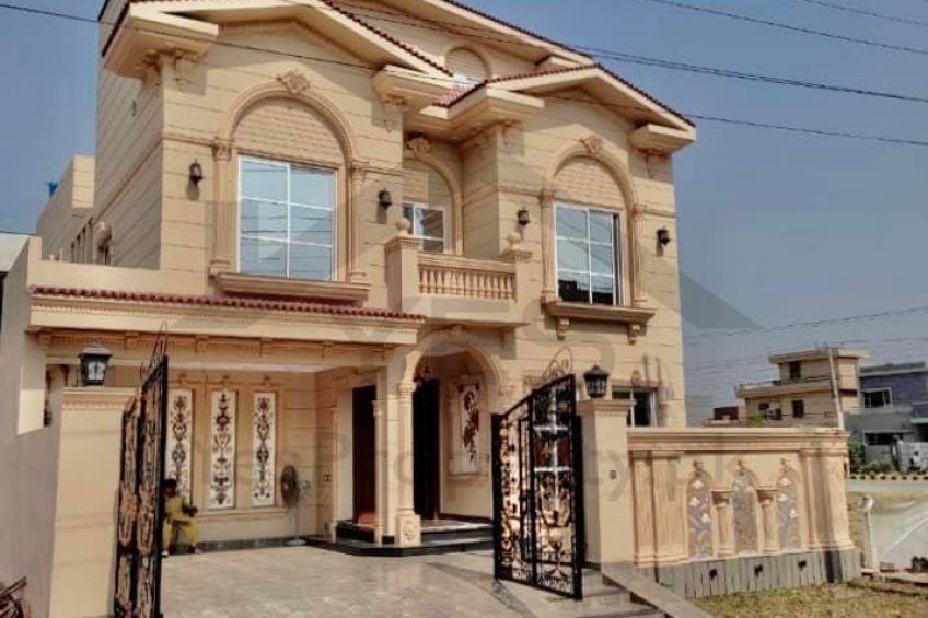 10 marla Brand New Modern House for Sale in Central Park Housing Scheme main ferozpur road lahore