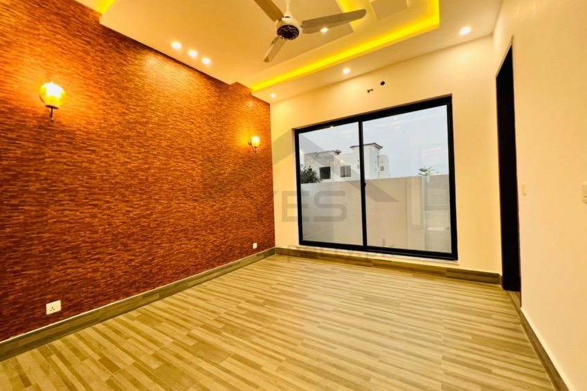 5 MARLA BRAND NEW HOUSE FOR SALE in HOT LOCATION OF DHA