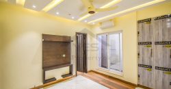 8 Marla Brand New State Of The Art Royal Class Luxurious Modern House Fully Basement For Sale In DHA