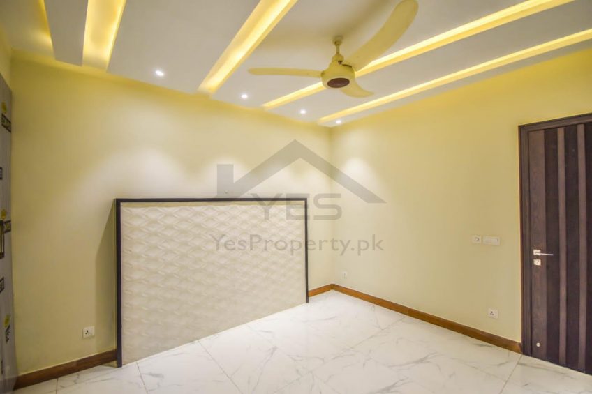 8 Marla Brand New State Of The Art Royal Class Luxurious Modern House Fully Basement For Sale In DHA