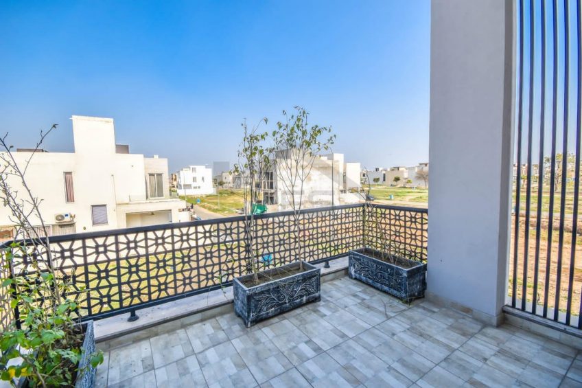 8 Marla Brand New State Of The Art Royal Class Luxurious Modern House Fully Basement For Sale In DHA