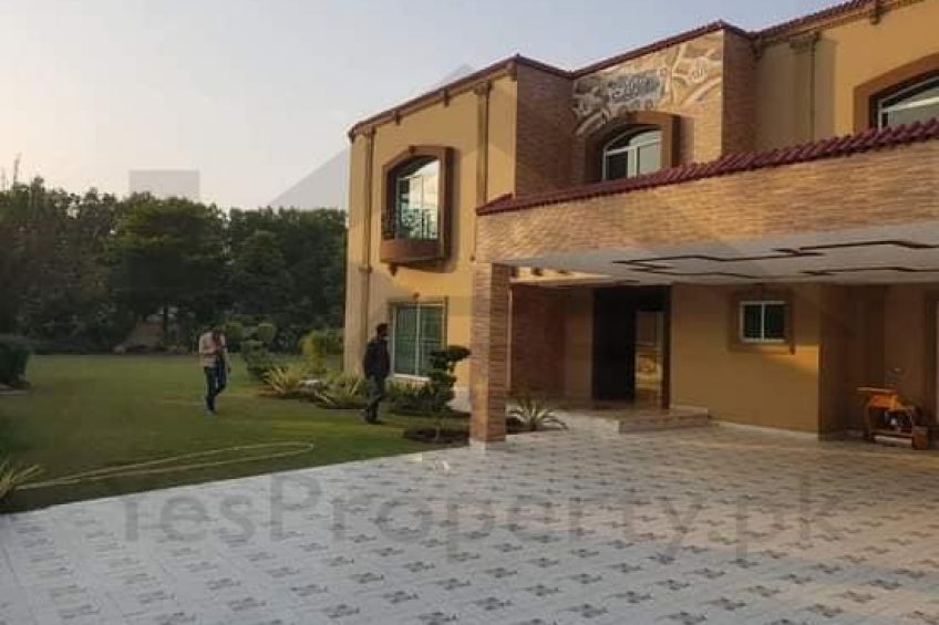 4 kanal Luxurious Banglow For Sale in DHA Phase 8