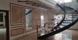 4 kanal Luxurious Banglow For Sale in DHA Phase 8