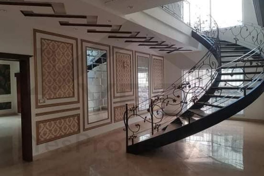 4 kanal Luxurious Banglow For Sale in DHA Phase 8