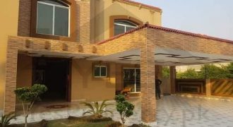 4 kanal Luxurious Banglow For Sale in DHA Phase 8