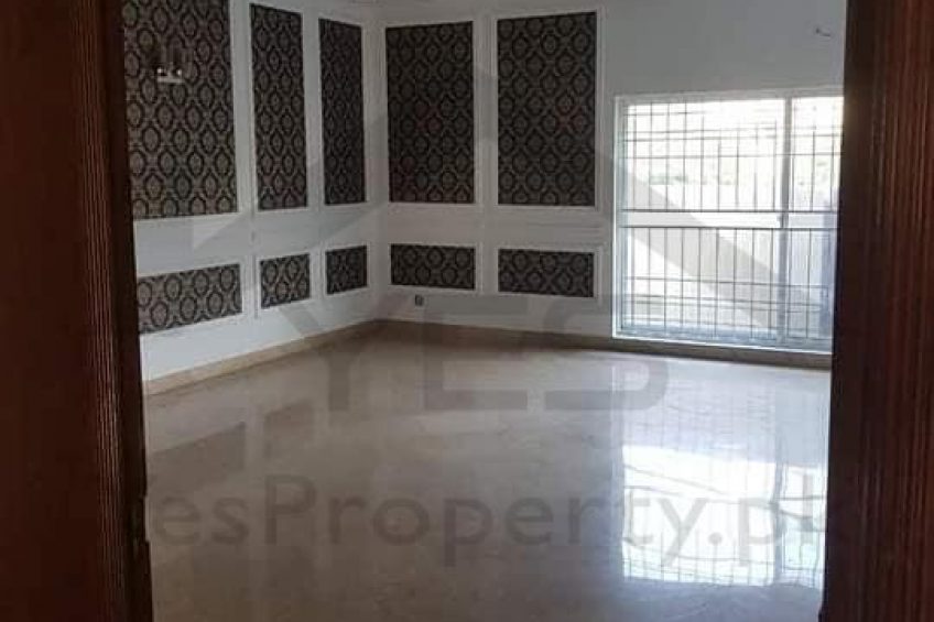 4 kanal Luxurious Banglow For Sale in DHA Phase 8