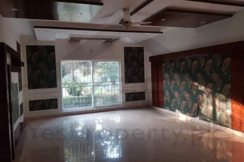 4 kanal Luxurious Banglow For Sale in DHA Phase 8