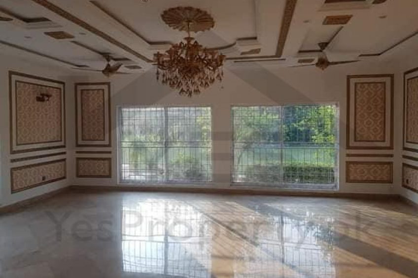 4 kanal Luxurious Banglow For Sale in DHA Phase 8