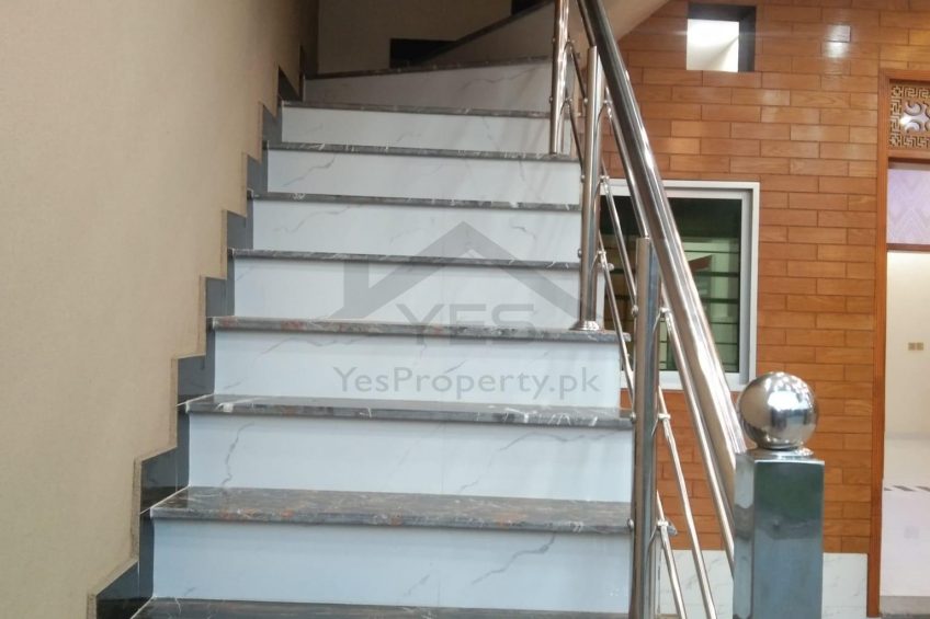 6 MArla House For Sale in Al Rehman Garden