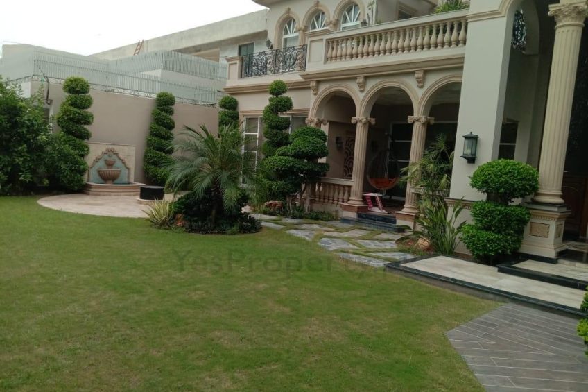 2 kanal luxury banglow available for sale in DHA phase 1