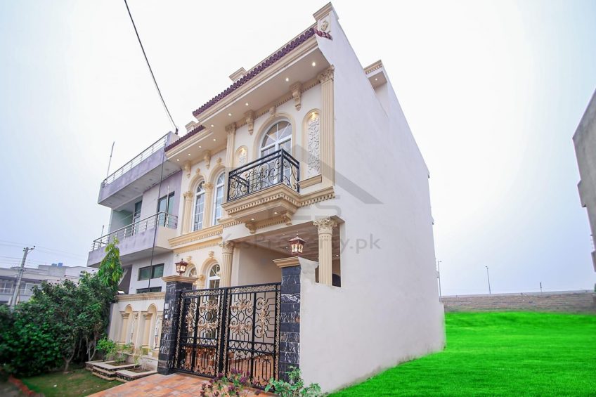 5 MARLA BRAND NEW HOUSE FOR SALE HOT LOCATION OF Bankers housing society near to ring road near to dha phase 4