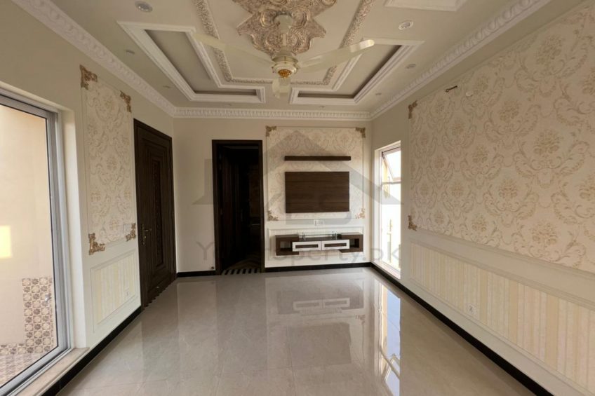 10 MARLA SPANISH HOUSE FOR SALE IN DHA PHASE 6