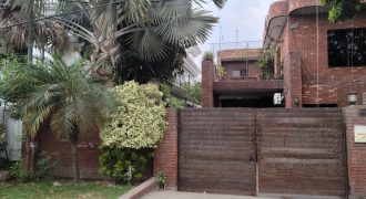 42 Marla luxury house is sale in new garden town lahore