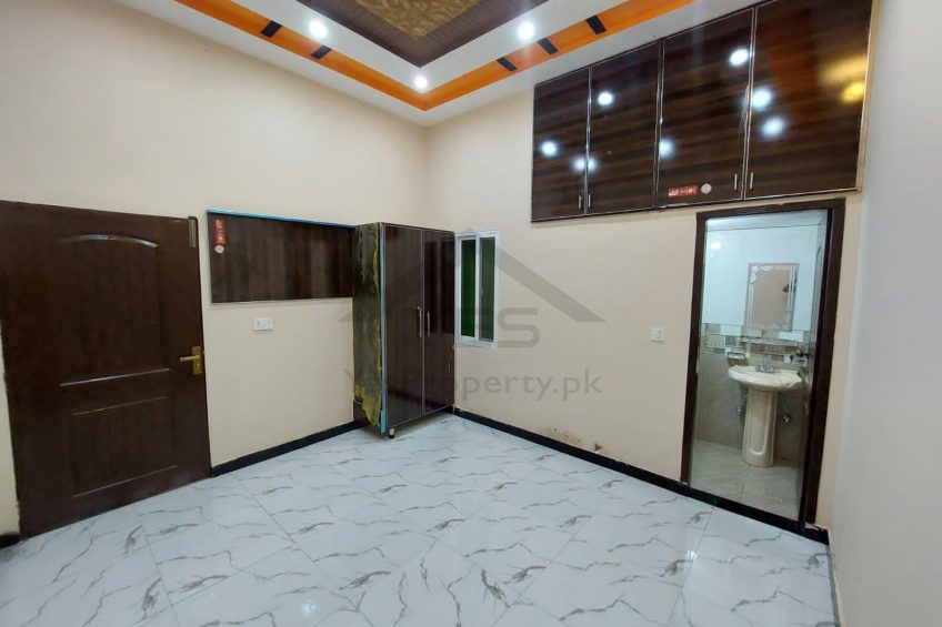 2.5 Marla Beautiful House For sale Loctaed at medical housings society canal road Lahore