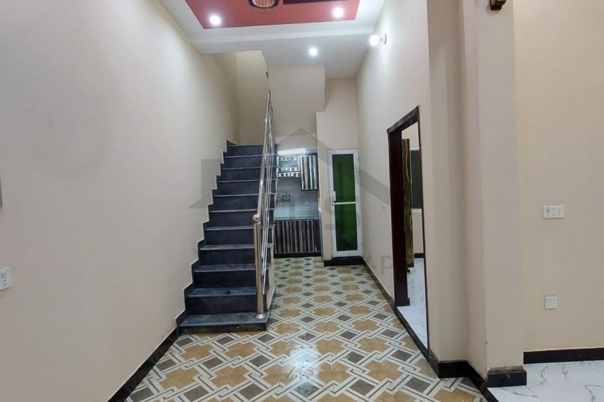 2.5 Marla Beautiful House For sale Loctaed at medical housings society canal road Lahore