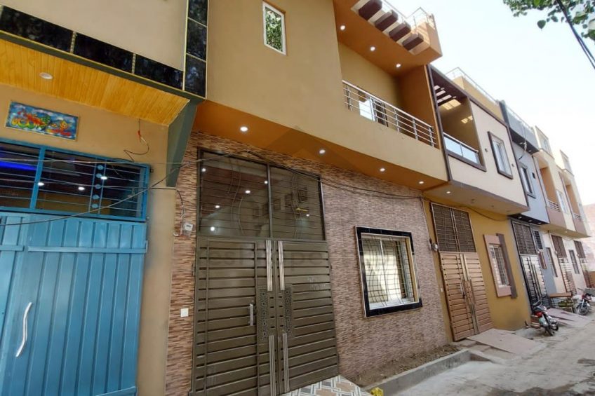 2.5 Marla Beautiful House For sale Loctaed at medical housings society canal road Lahore