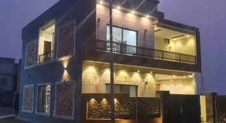 6.5 Marla house avialable for sale in Park view city Lahore