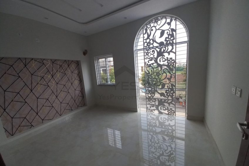 5 Marla Brand New House For Sale in Bahria Town Lahore (Hot Location)