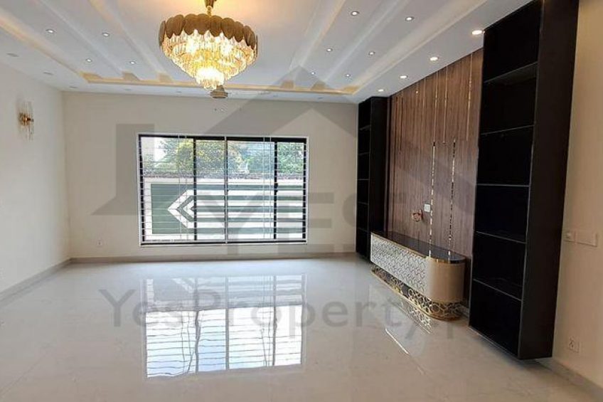 1 Kanal Luxury House for sale in DHA Lahore