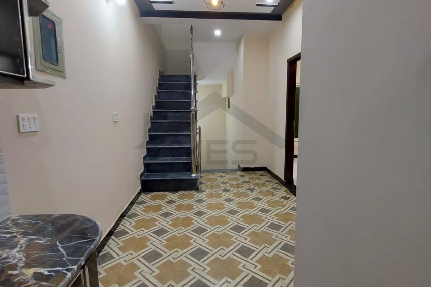 2.5 Marla Beautiful House For sale Loctaed at medical housings society canal road Lahore