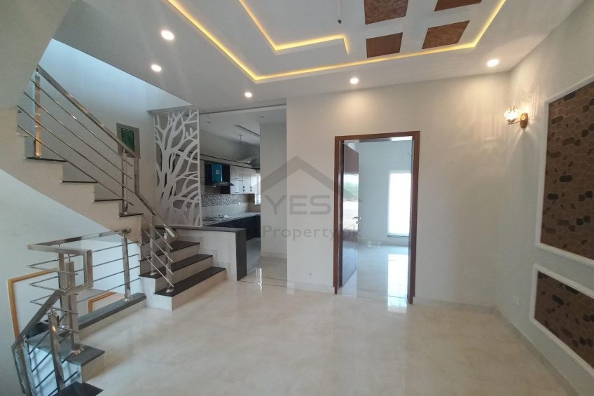 5 Marla Brand New House For Sale in Bahria Town Lahore (Hot Location)