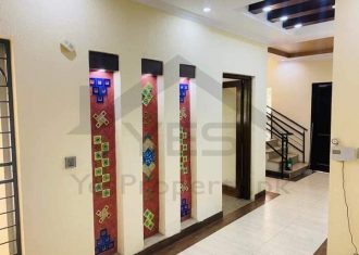 10 Marla Used House For Sale in Sector B Bahria Town Lahore (Hot Location)