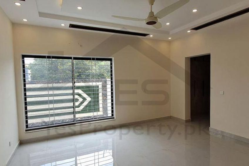 1 Kanal Luxury House for sale in DHA Lahore