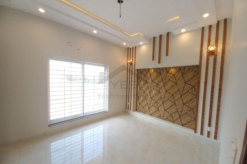 5 Marla Brand New House For Sale in Bahria Town Lahore (Hot Location)