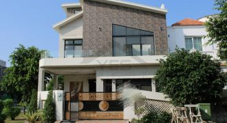 10 Marla Banglow available for sale in DHA Lahore