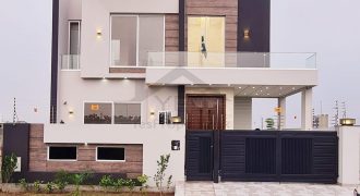 10 MARLA BRAND NEW MODERN HOUSE FOR SALE HOT LOCATION OF DHA Phase 7