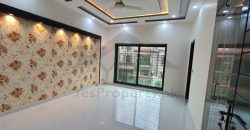 10 Marla House For Sale in Bahria Town Lahore