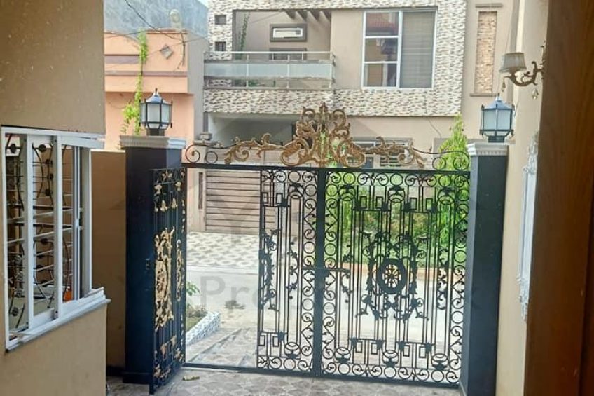 4 Marla Beautiful House for Sale in Al Rahman garden housings society canal road Lahore