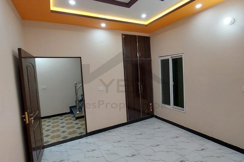 2.5 Marla Beautiful House For sale Loctaed at medical housings society canal road Lahore