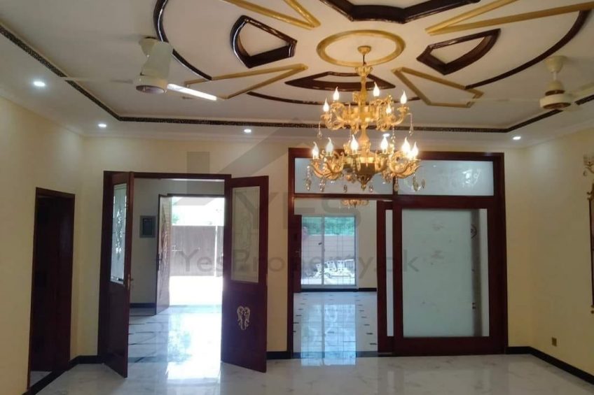 10 Marla house for rent in Shadab Society