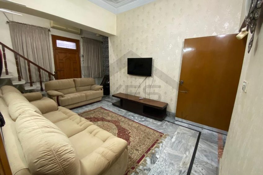 15 marla old house for sale corner House in samnabad lahore