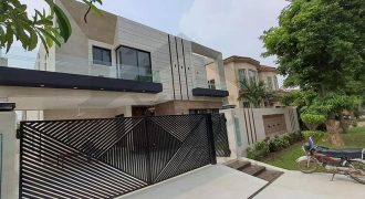 1 Kanal Luxury House for sale in DHA Lahore