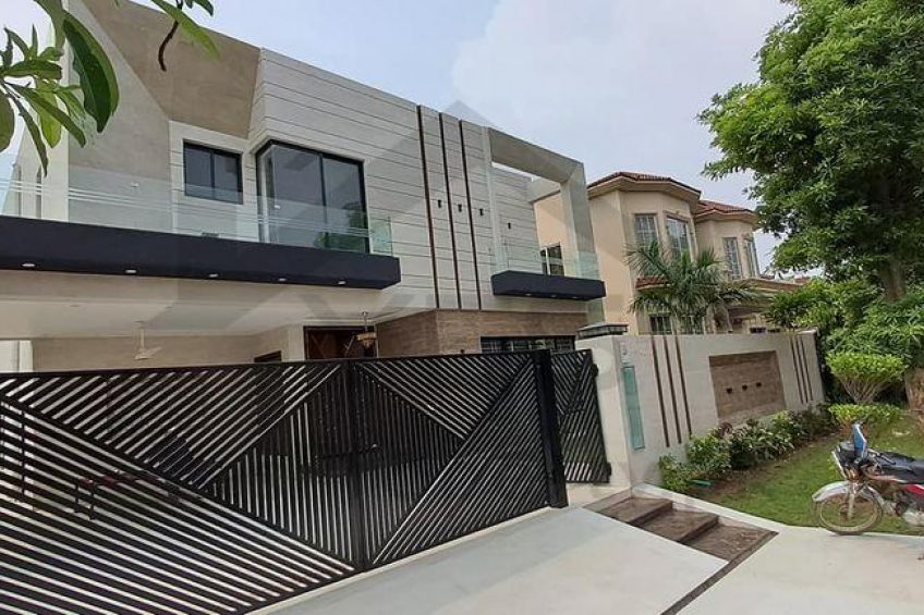 1 Kanal Luxury House for sale in DHA Lahore