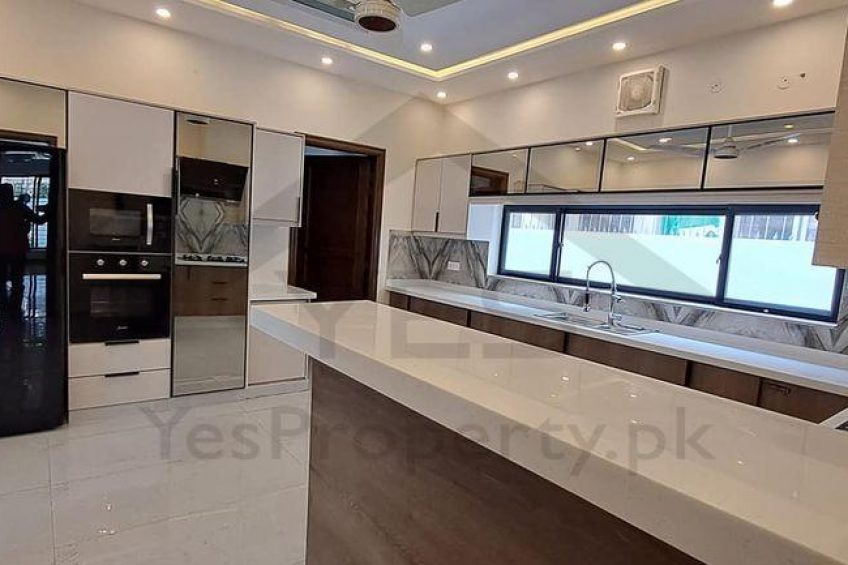 1 Kanal Luxury House for sale in DHA Lahore