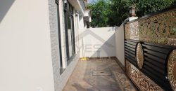 10 Marla Banglow available for sale in DHA Lahore