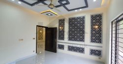 10 Marla House For Sale in Bahria Town Lahore