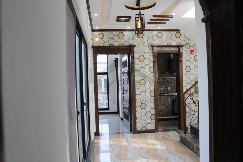 10 Marla Banglow available for sale in DHA Lahore