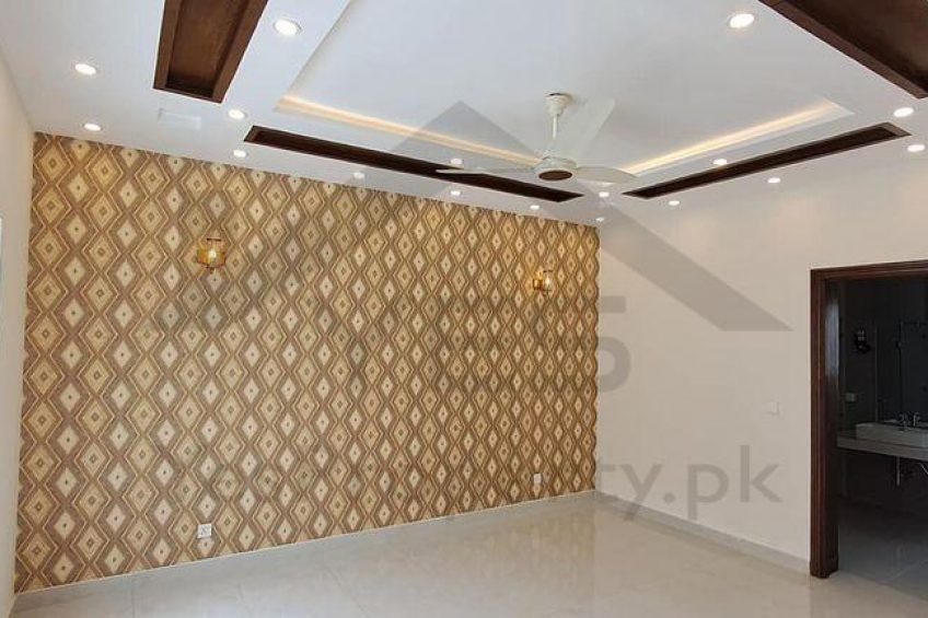 1 Kanal Luxury House for sale in DHA Lahore