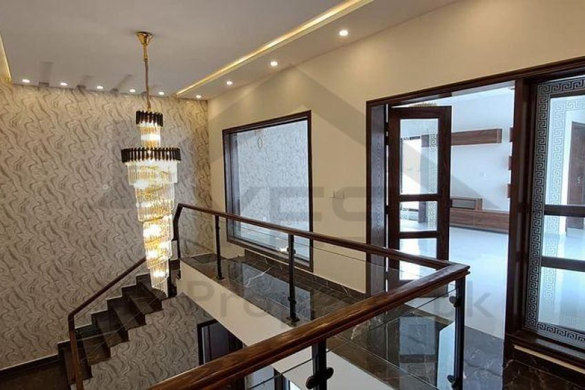 1 Kanal Luxury House for sale in DHA Lahore