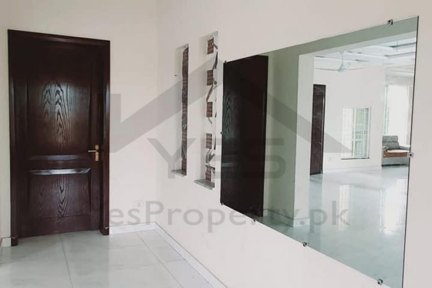 5.5 kanal luxury Farm house for sale in Sue-e-Asal