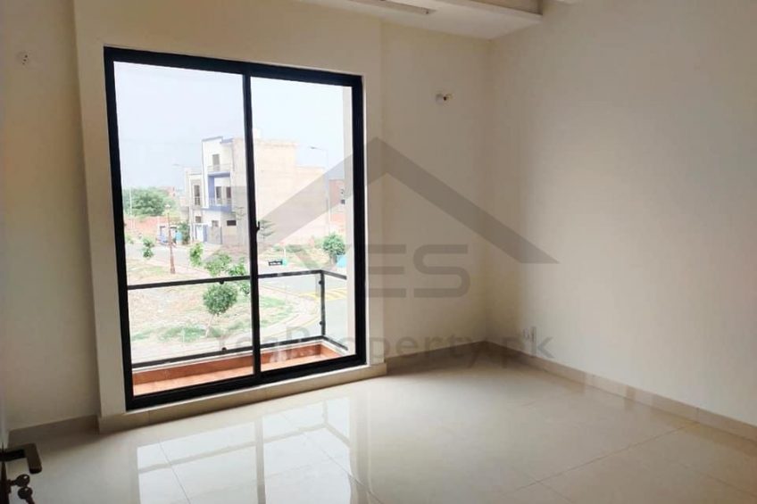 5 marla brand new house available for Rent in Dream Gardens lahore