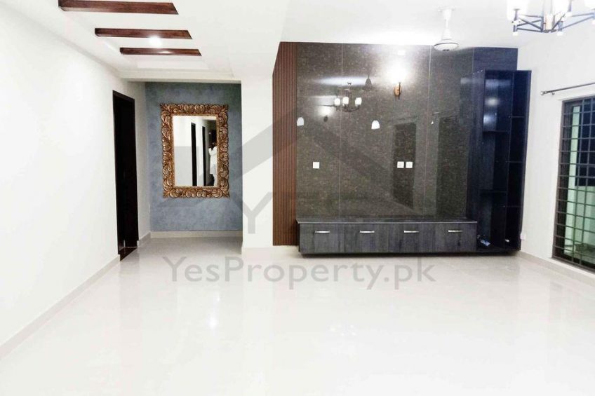 3 beds Apartment Attach Baths For Rent In Askari 10